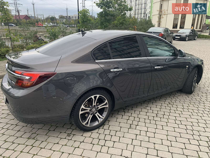 Седан Opel Insignia 2015 в Івано-Франківську