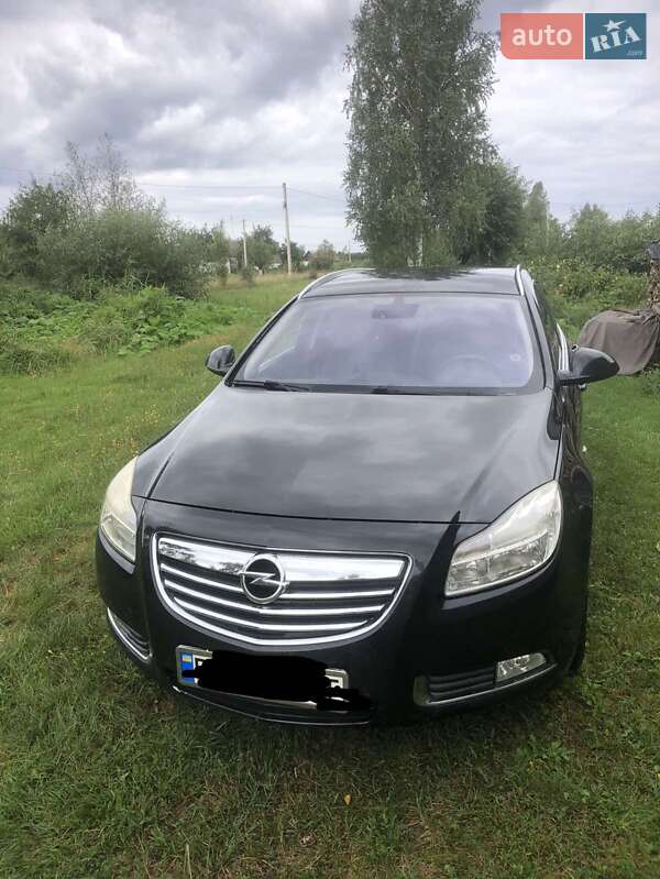 Универсал Opel Insignia 2010 в Ровно