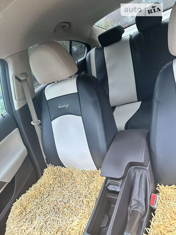 Седан Opel Insignia 2010 в Луцьку