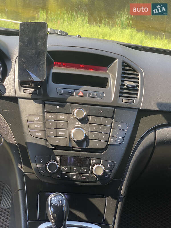 Седан Opel Insignia 2010 в Миргороді