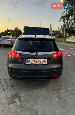 Универсал Opel Insignia 2012 в 