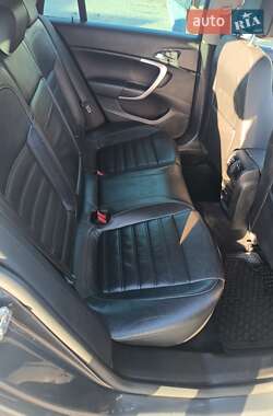 Универсал Opel Insignia 2012 в 