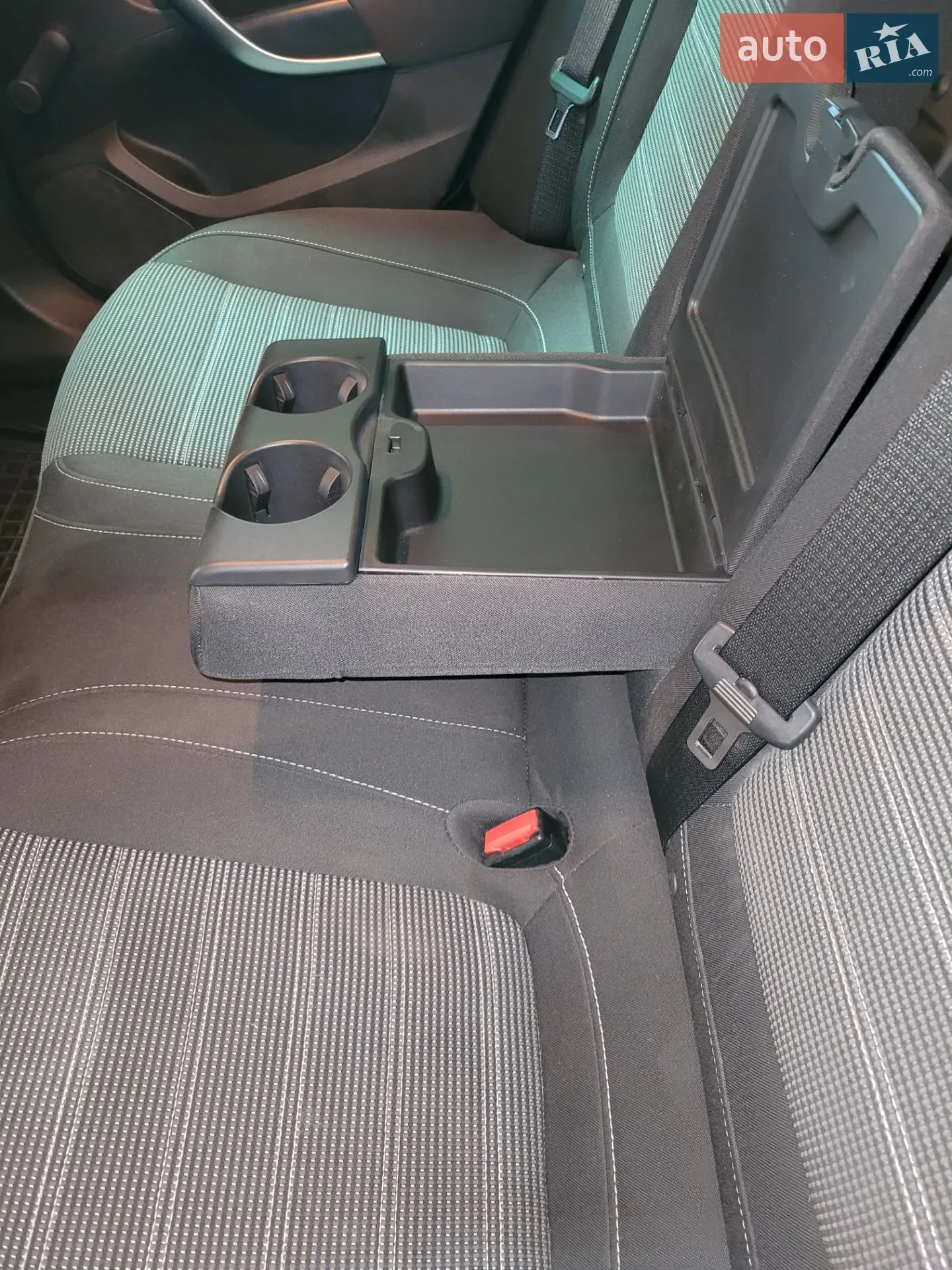 2010 Opel Insignia - мініатюра 8
