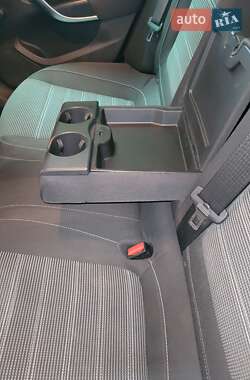 Универсал Opel Insignia 2010 в 