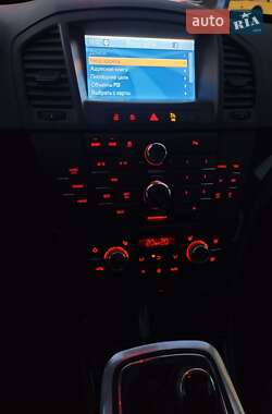 Универсал Opel Insignia 2010 в 