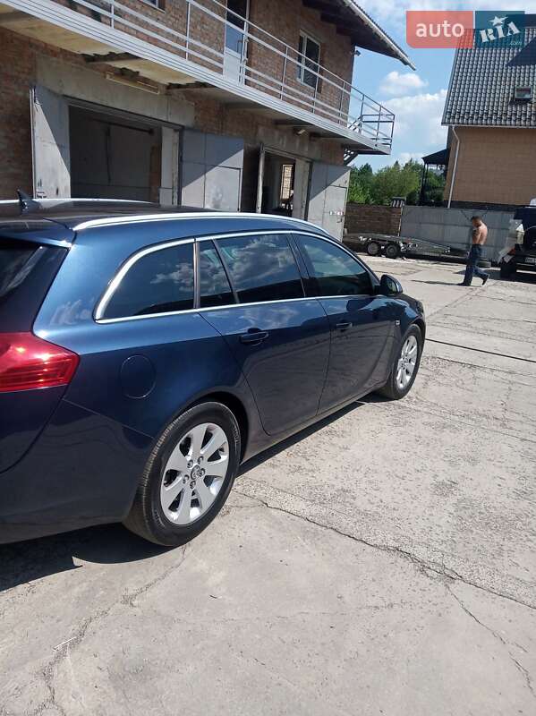 Універсал Opel Insignia 2011 в Дубні