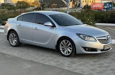 Седан Opel Insignia 2013 в Южному