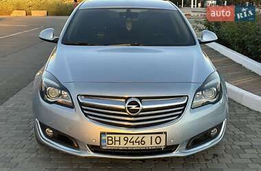 Седан Opel Insignia 2013 в Южному