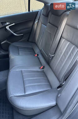Седан Opel Insignia 2012 в Львові
