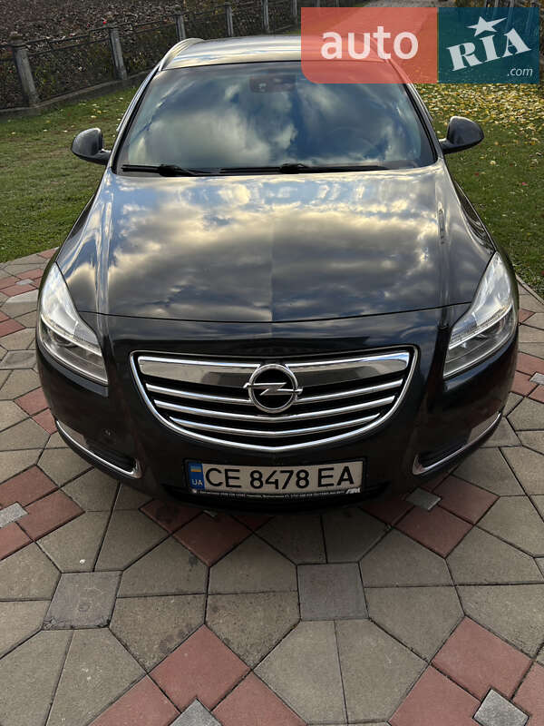 Універсал Opel Insignia 2010 в Чернівцях