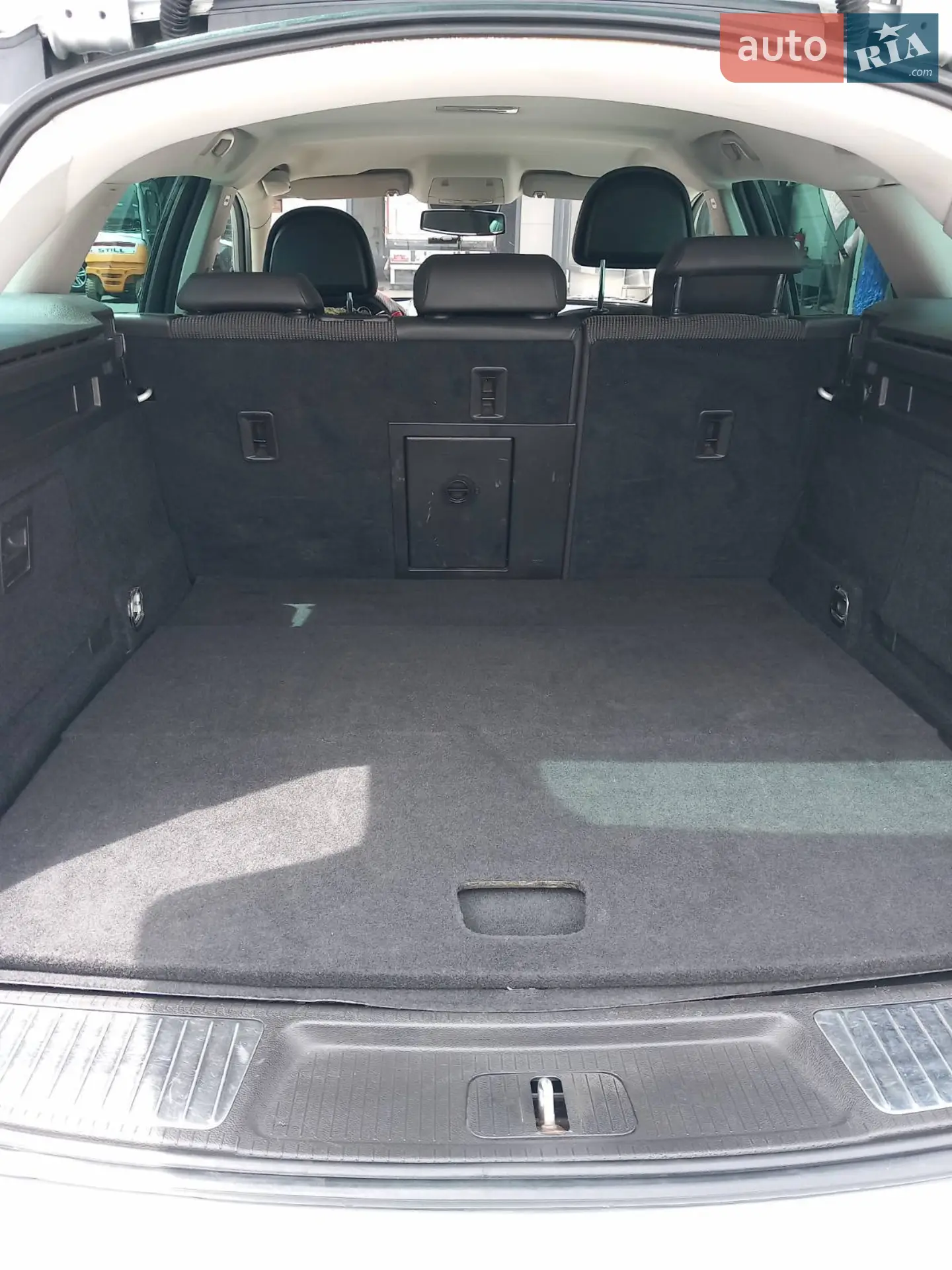 2010 Opel Insignia - мініатюра 4