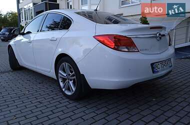 Седан Opel Insignia 2013 в Львове