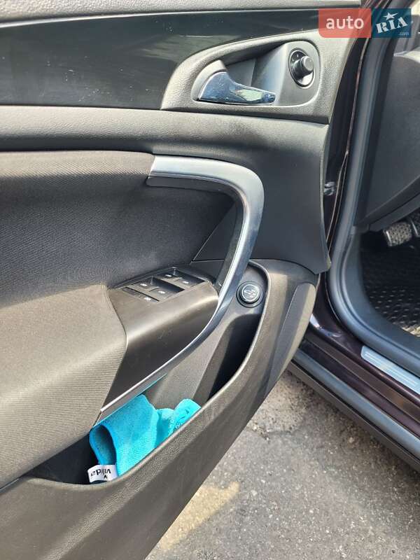 Универсал Opel Insignia 2011 в Мироновке