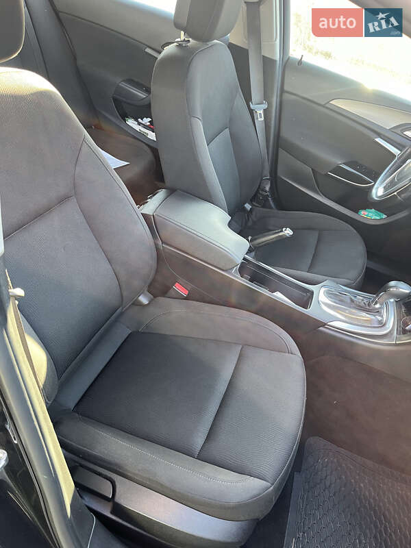 Універсал Opel Insignia 2012 в Черкасах