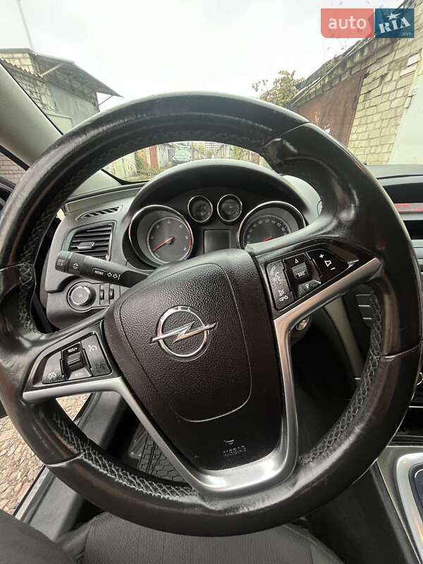 Універсал Opel Insignia 2012 в Черкасах