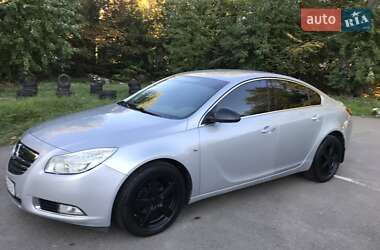 Седан Opel Insignia 2012 в Львові