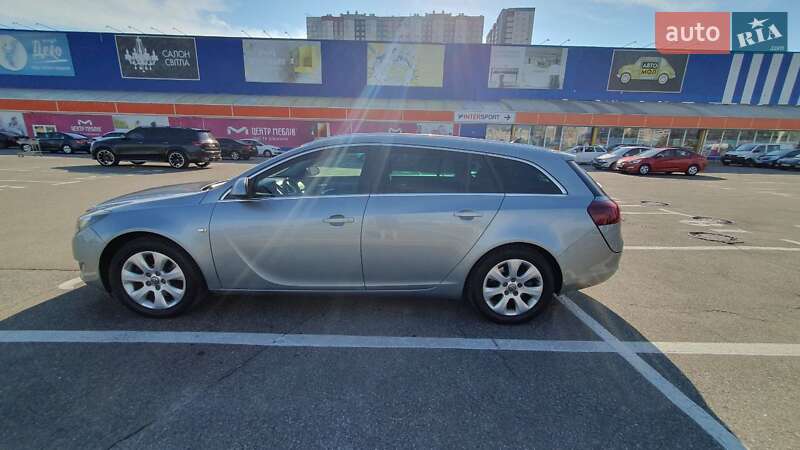 Универсал Opel Insignia 2013 в Киеве