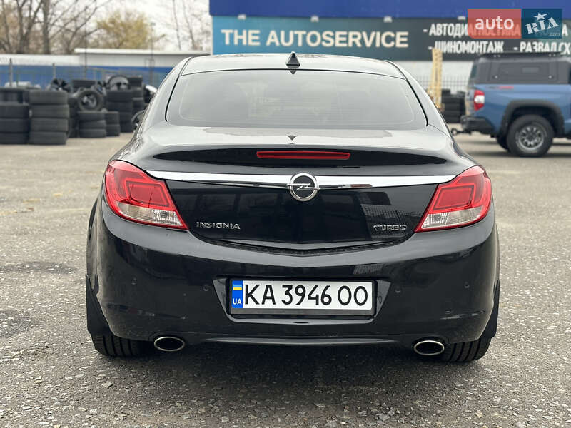Лифтбек Opel Insignia 2010 в Киеве