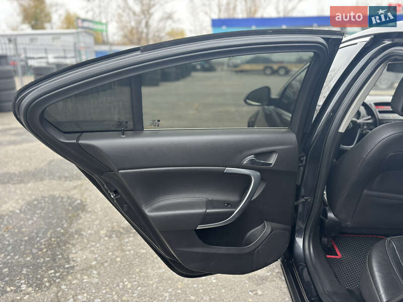 Лифтбек Opel Insignia 2010 в Киеве