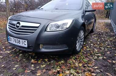 Универсал Opel Insignia 2010 в Хороле