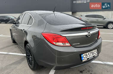Ліфтбек Opel Insignia 2010 в 