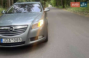 Универсал Opel Insignia 2010 в 
