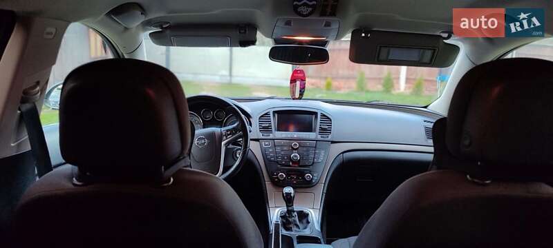Універсал Opel Insignia 2012 в Чернівцях