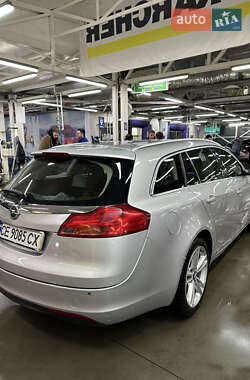 Універсал Opel Insignia 2010 в Чернівцях