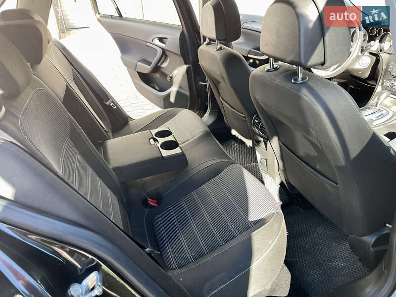 Універсал Opel Insignia 2010 в Івано-Франківську