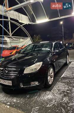 Седан Opel Insignia 2010 в Львові