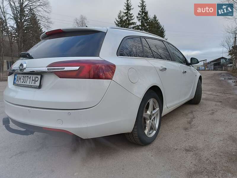 Універсал Opel Insignia 2015 в Коростишеві