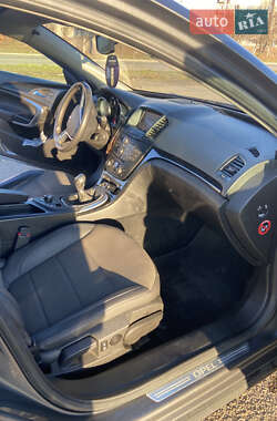 Универсал Opel Insignia 2009 в 