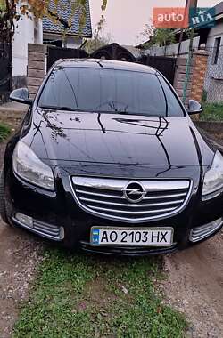 Седан Opel Insignia 2011 в 