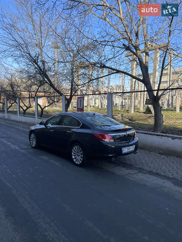 Седан Opel Insignia 2010 в Черновцах