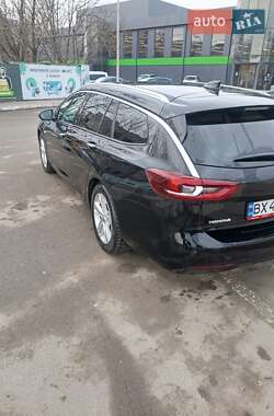 Универсал Opel Insignia 2017 в 