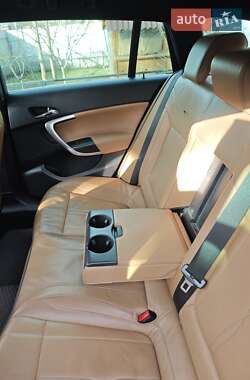 Универсал Opel Insignia 2014 в 