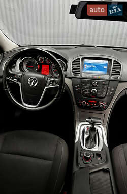 Универсал Opel Insignia 2010 в 