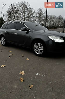 Универсал Opel Insignia 2010 в 