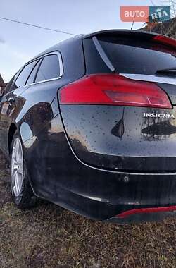 Универсал Opel Insignia 2010 в 
