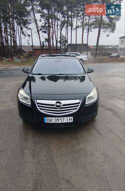 Універсал Opel Insignia 2010 в Зарічному