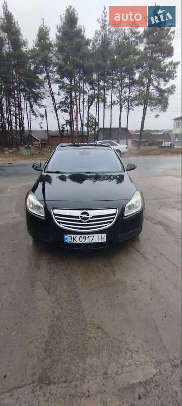 Универсал Opel Insignia 2010 в 