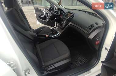Универсал Opel Insignia 2010 в 
