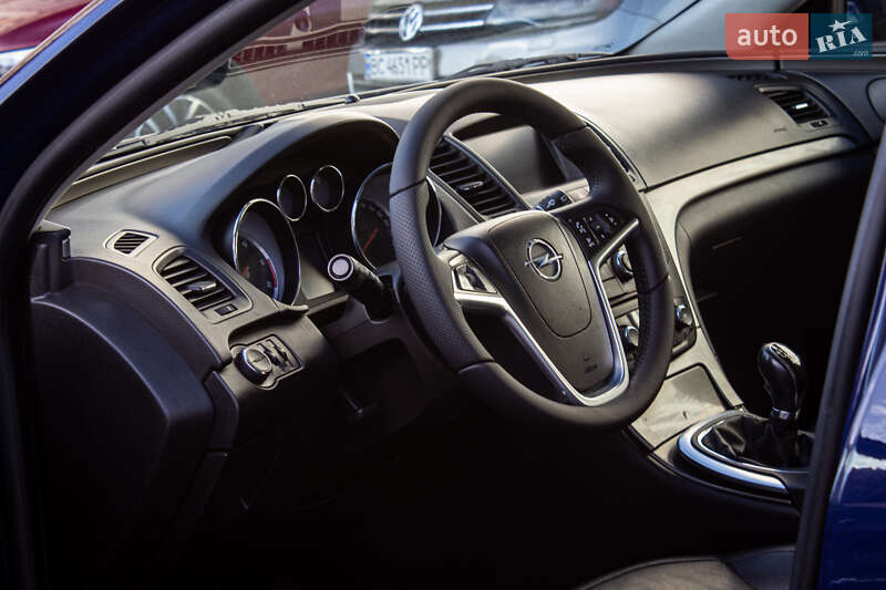 Универсал Opel Insignia 2011 в Львове
