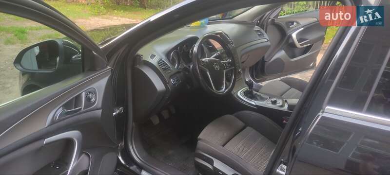 Универсал Opel Insignia 2011 в Тростянце