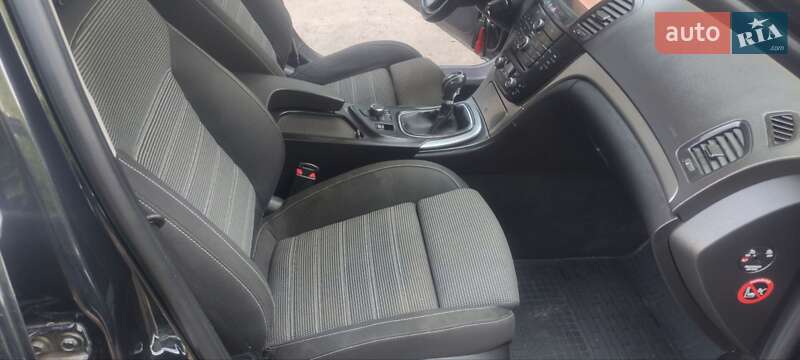 Универсал Opel Insignia 2011 в Тростянце