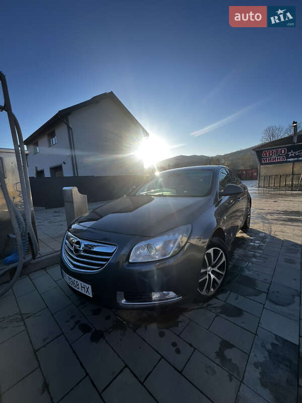 Седан Opel Insignia 2008 в Яремче
