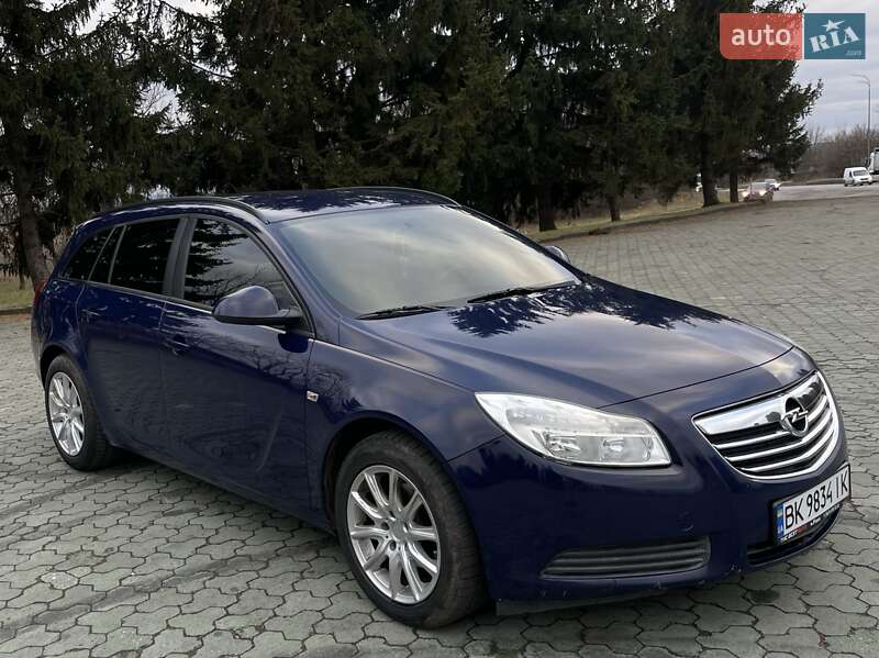 Универсал Opel Insignia 2013 в Дубно