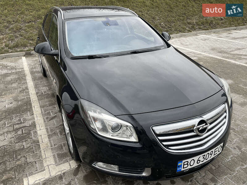 Універсал Opel Insignia 2013 в Тернополі