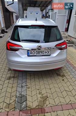 Универсал Opel Insignia 2014 в 