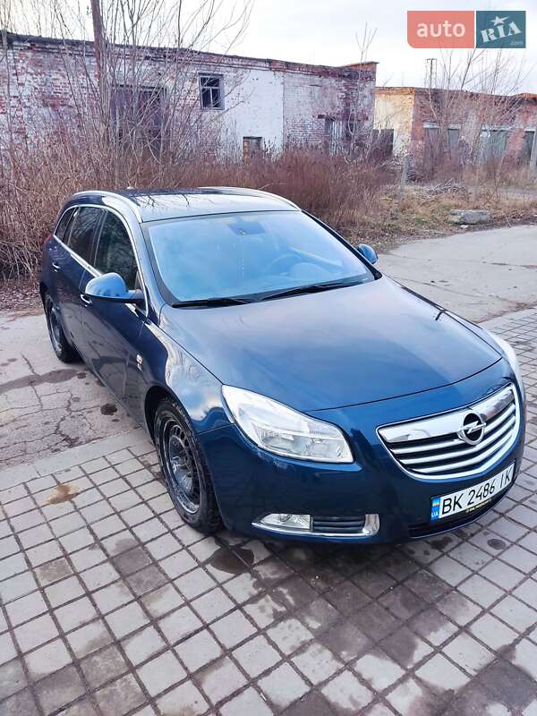 Універсал Opel Insignia 2012 в Сарнах